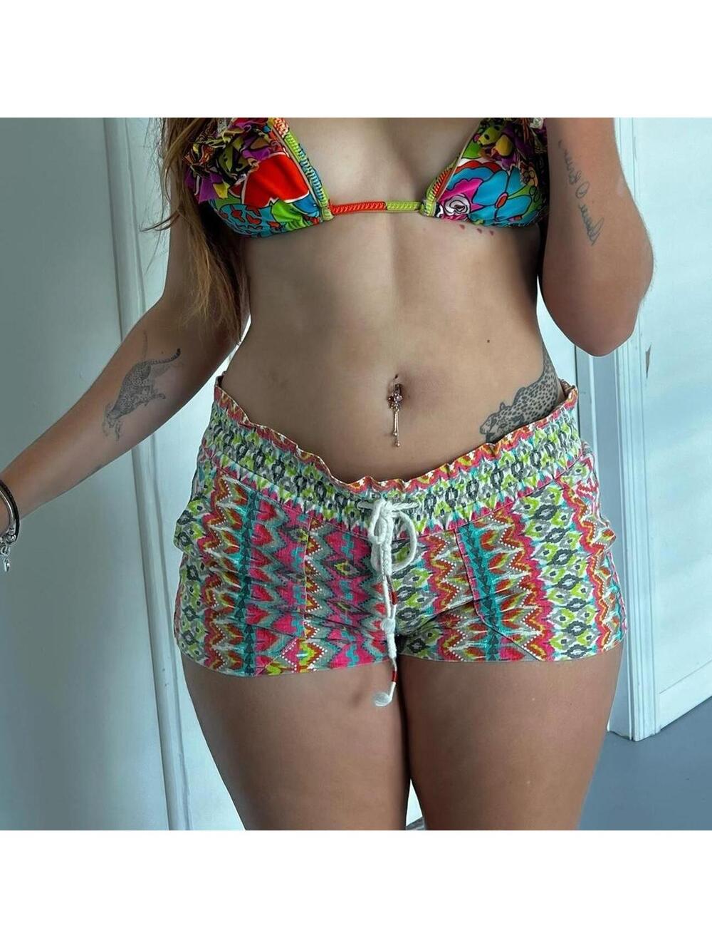 •VINTAGE ROXY MINI COLORFUL SHORTS